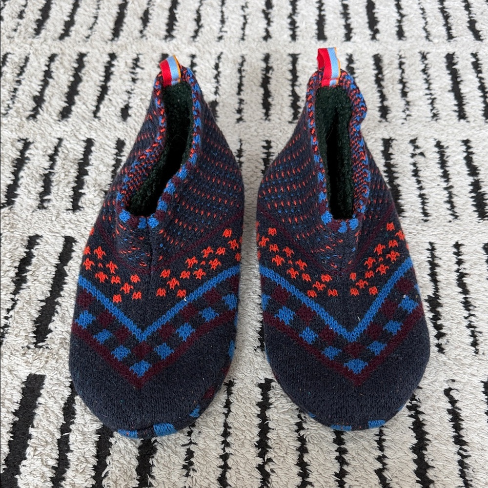 Bombas Navy and Red Knit Slippers
